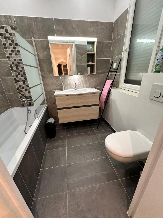Appartement Lumineux Et Spacieux 2 Chambres Avec Parking Gratuit Dans La Rue Perpignano Esterno foto