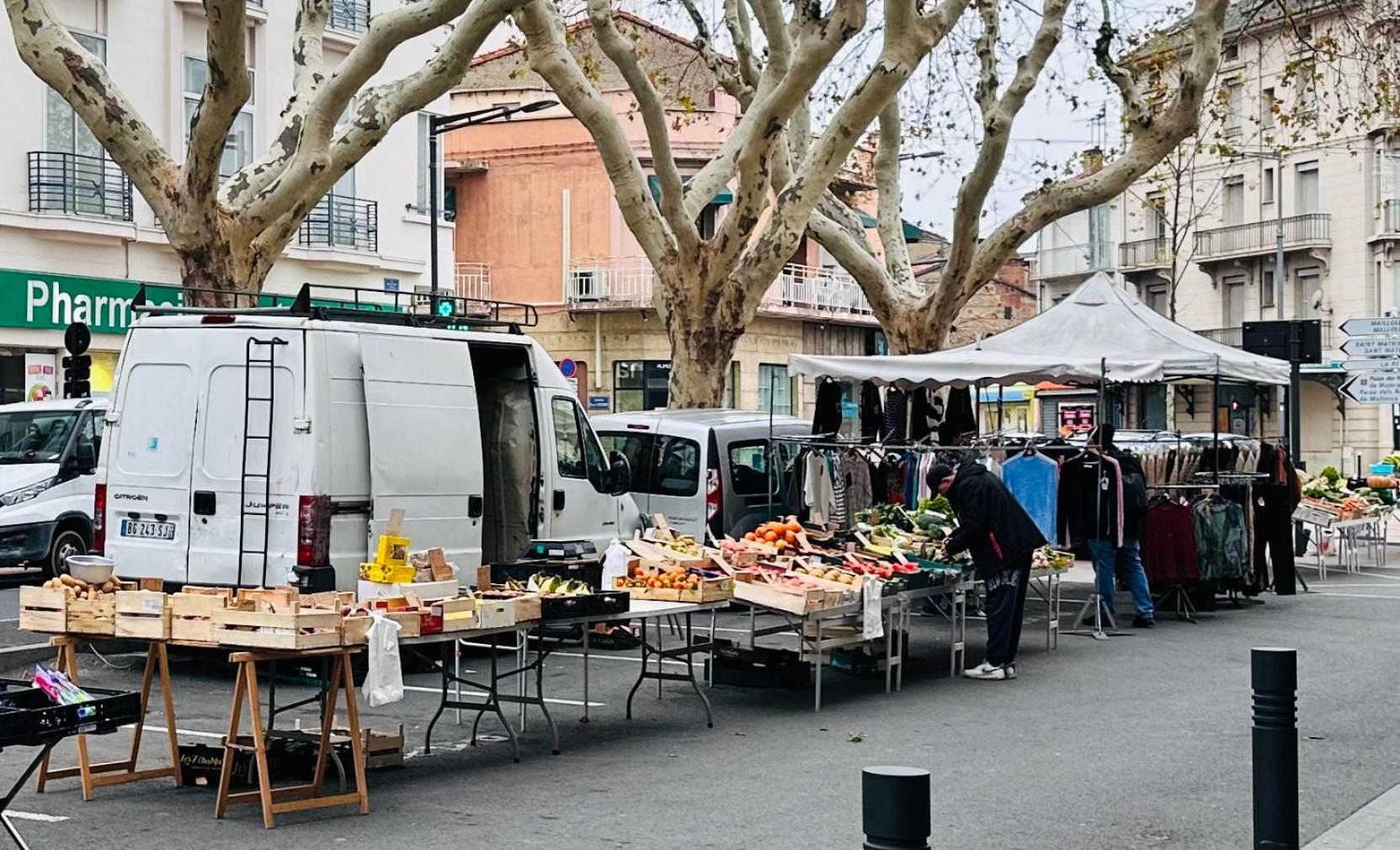 Appartement Lumineux Et Spacieux 2 Chambres Avec Parking Gratuit Dans La Rue Perpignano Esterno foto